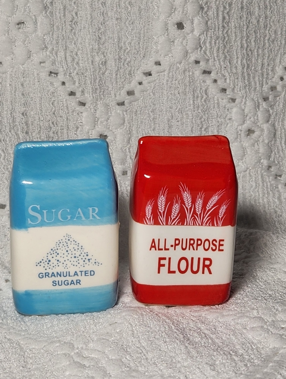 All-Purpose Flour And Granulated Sugar Salt And Pepper Shakers NWT Miniatures